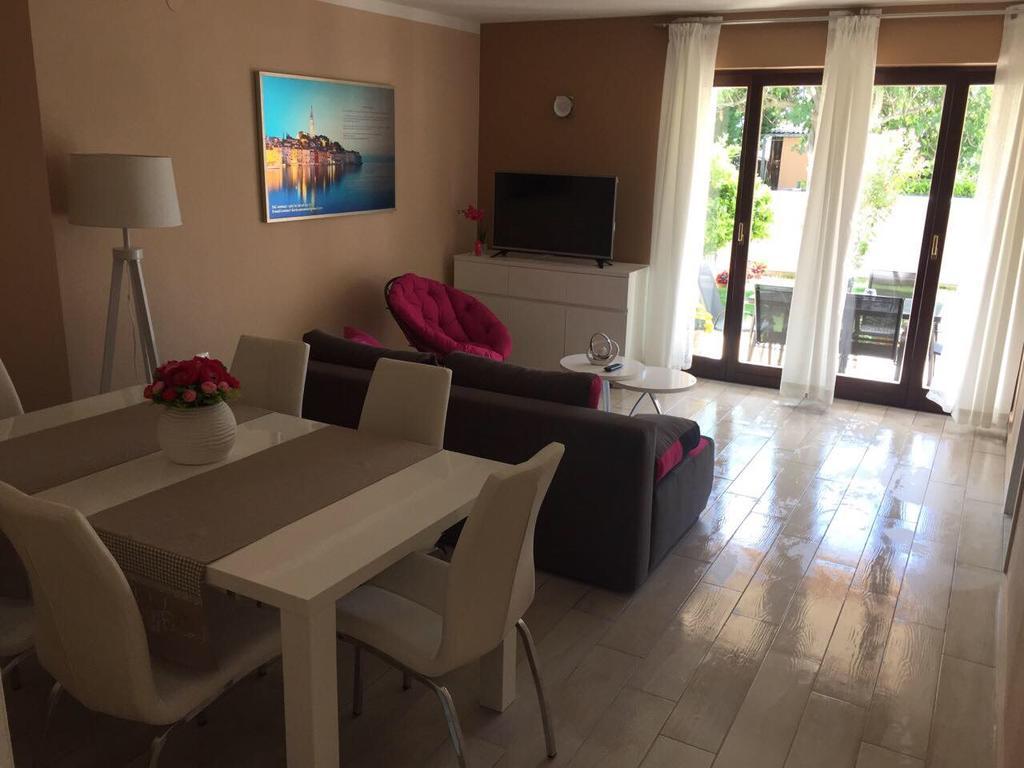 Apartment Villa Baric 4412 Ровин Екстериор снимка