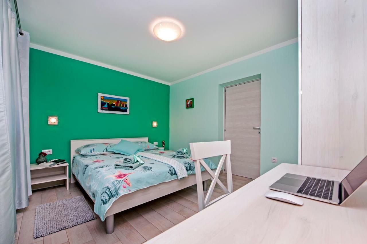 Apartment Villa Baric 4412 Ровин Екстериор снимка