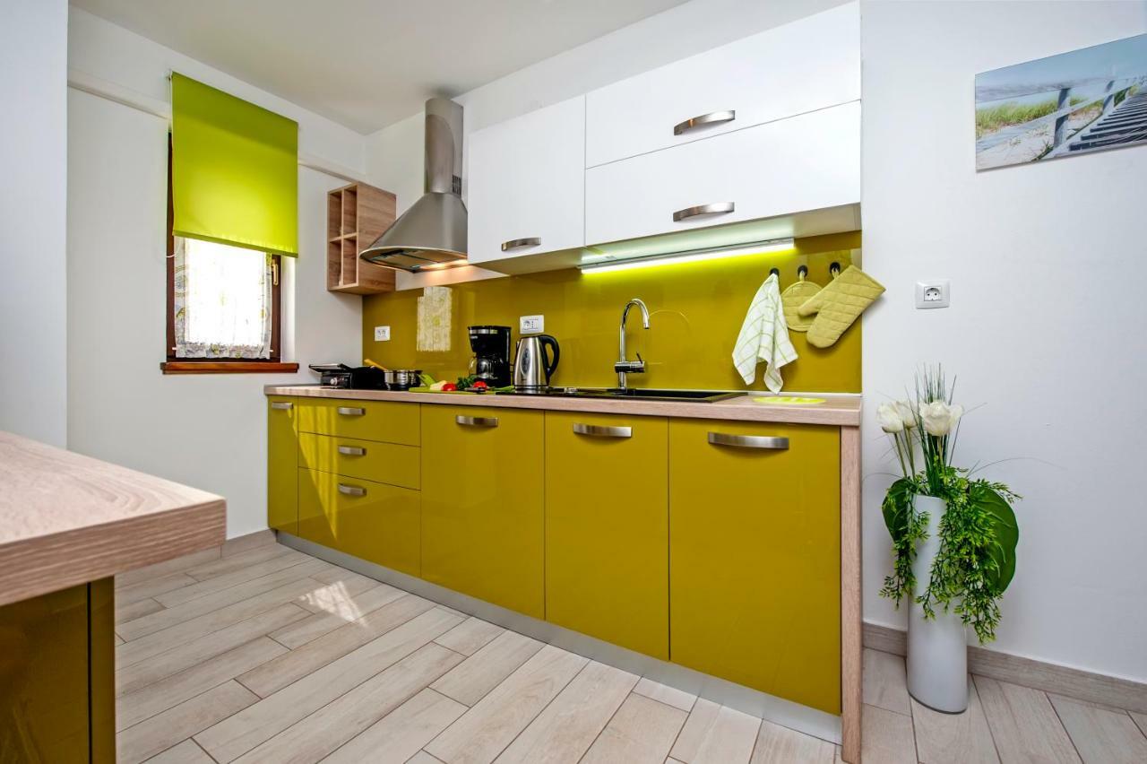 Apartment Villa Baric 4412 Ровин Екстериор снимка